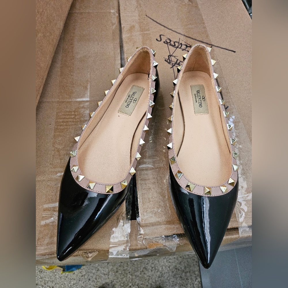 Valentino Rockstar Flats Size 39